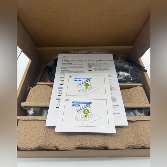 Dell WD19DCS Dual USB Type-C 4K Docking Station + 240W Power Adapter - Picture 4 of 5